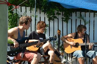 1623687_10202302670941078_523970318_n